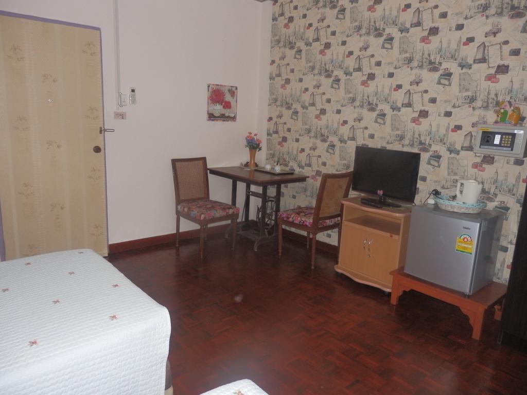 Hua Hin Tour Guesthouse Ngoại thất bức ảnh